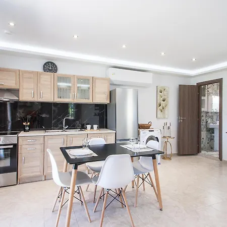 Skyframe Apartment