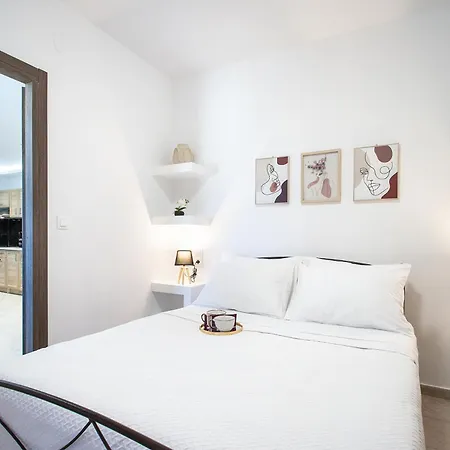 Apartment Skyframe *
