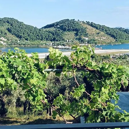 Skyframe Apartment Skiathos-Stadt