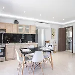 Skyframe - Peaceful Getaway Apartment